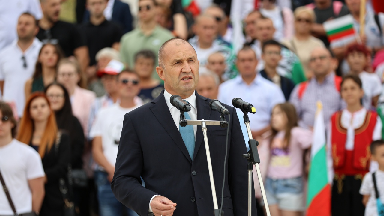 Политологът Атанас Радев: Говорителят на опозицията е на "Дондуков" 2