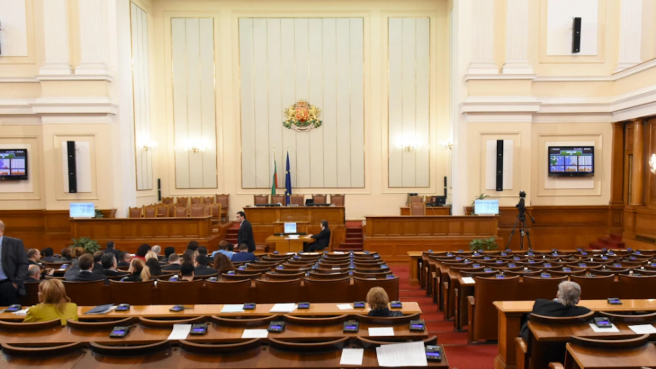 Народното събрание започва работа още на 1 септември