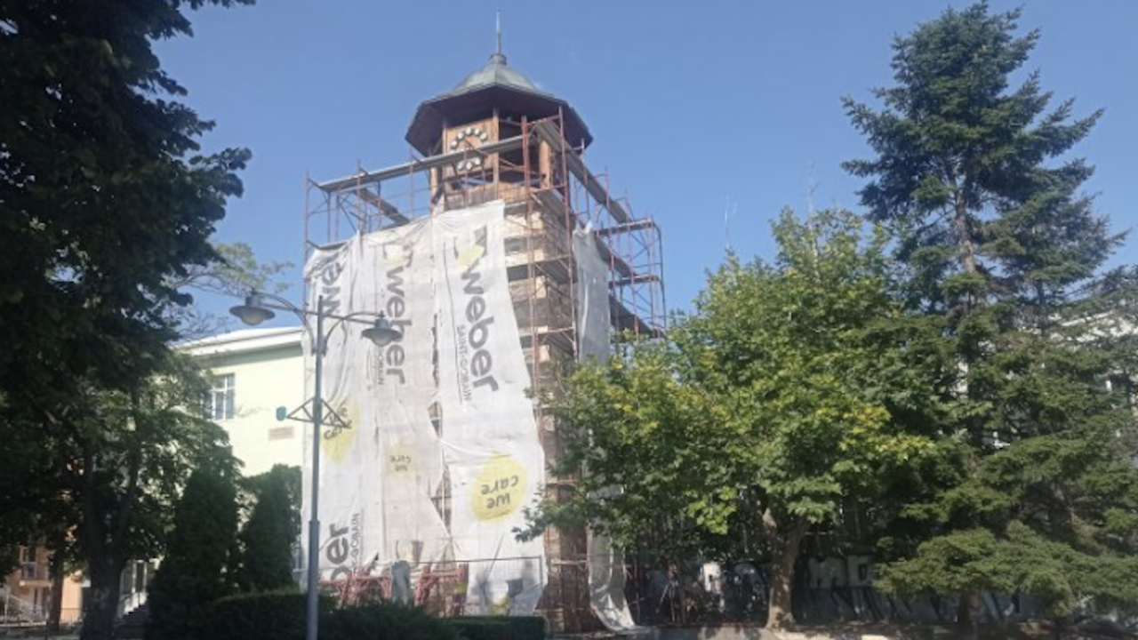 Ремонтират старата часовникова кула в Сливен