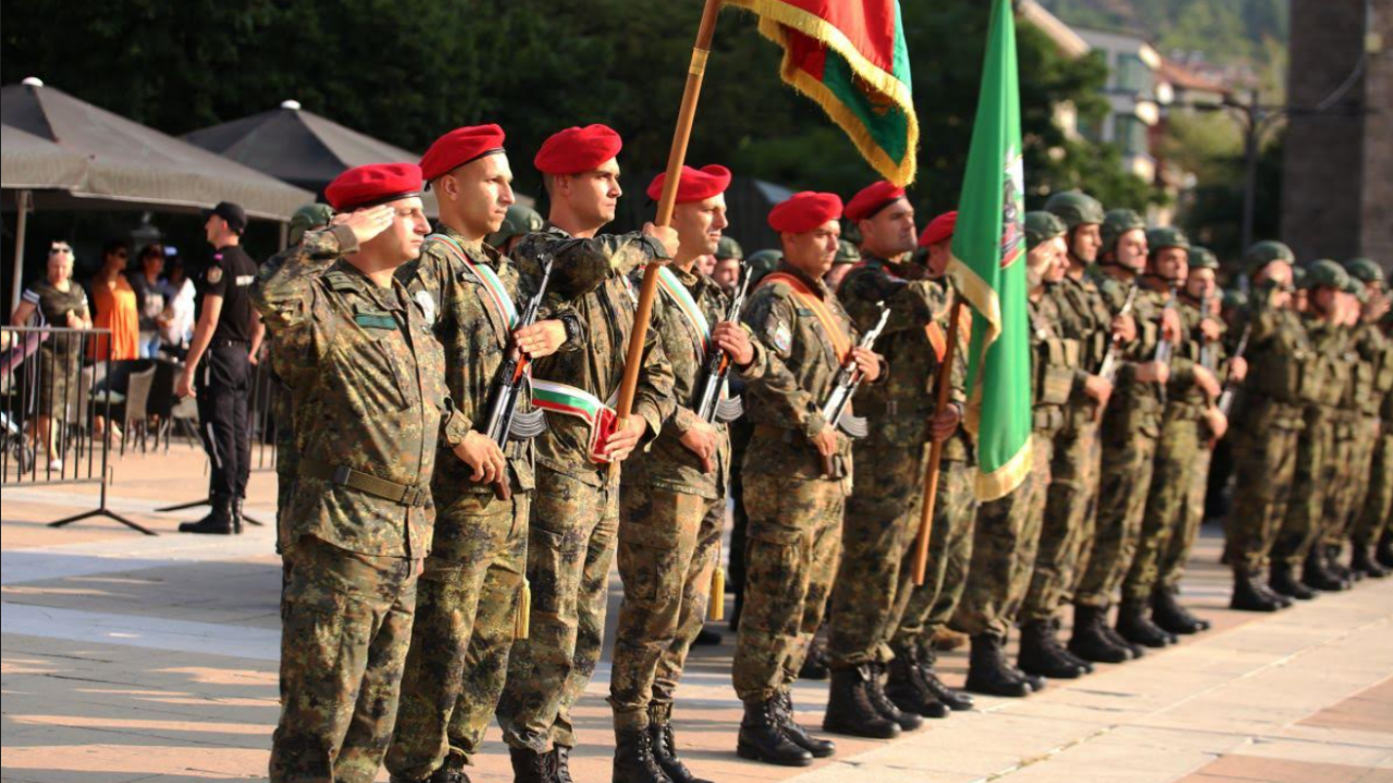 Наши военни се включват в операцията на стабилизиращите сили на НАТО в Косово