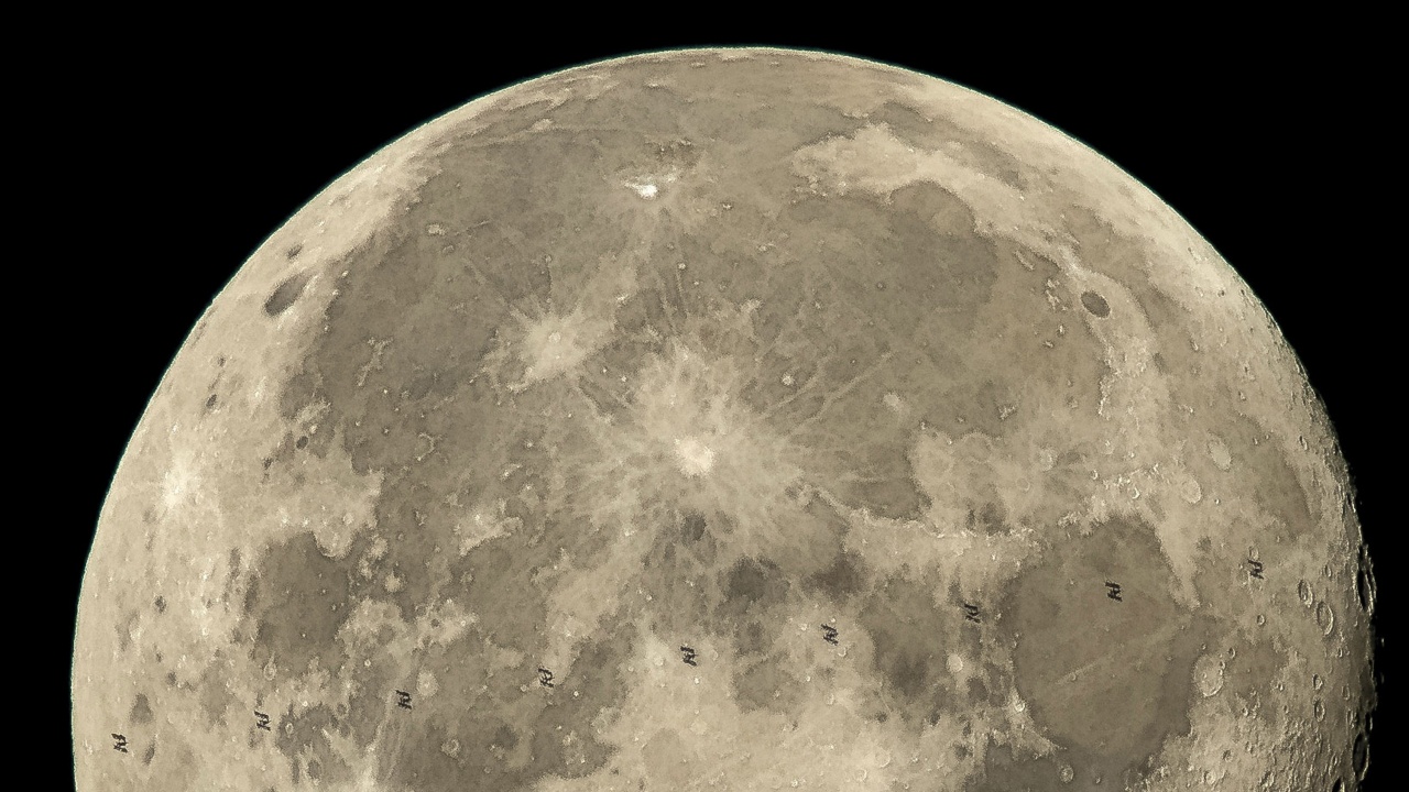 Индийският луноход измина 8 метра на Луната