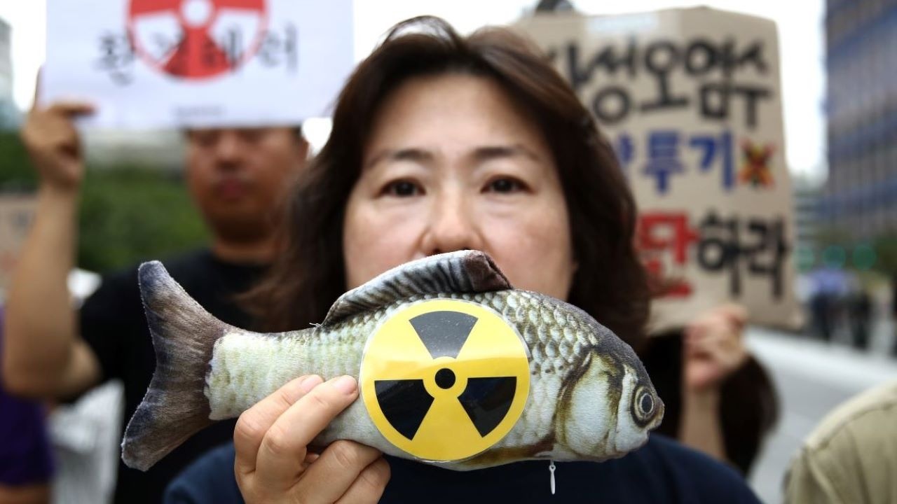 Япония побърза да успокои: Няма следи от радиоактивност в рибата около Фукушима