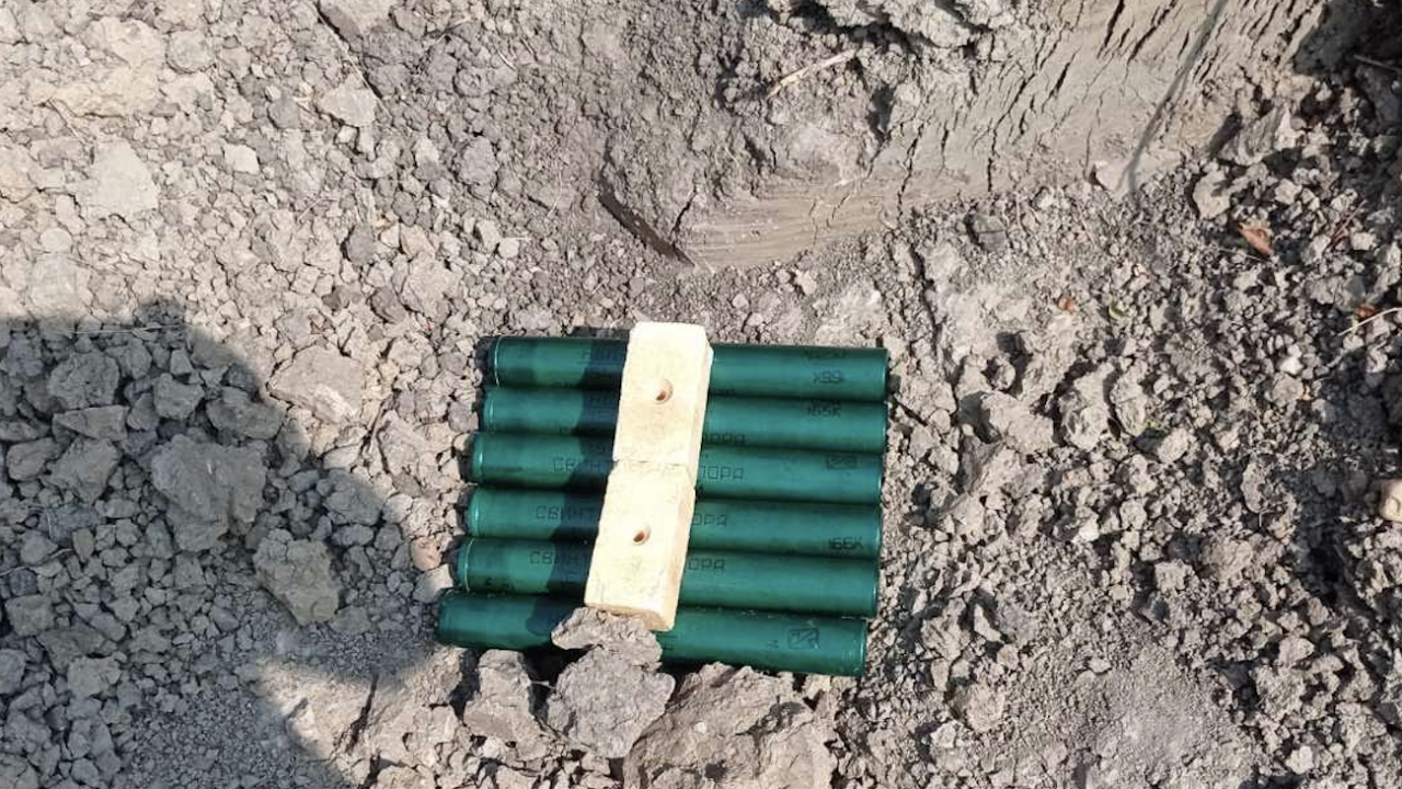 Сандък с боеприпаси откриха на плажа в Обзор