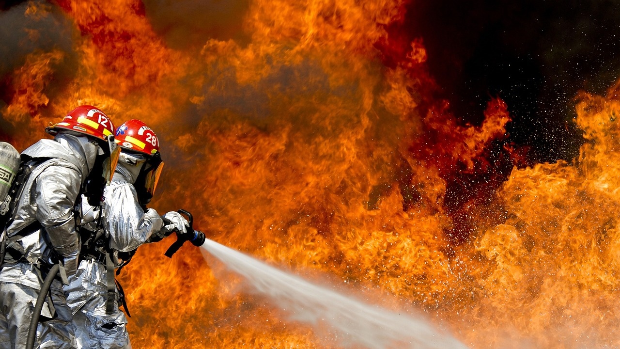 Пожарникарите са загасили 136 пожара в страната