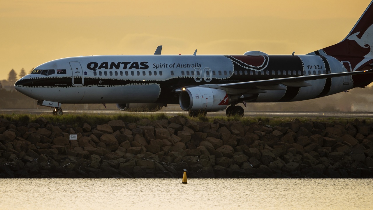 Австралийски регулатор ще поиска огромни глоби за авиокомпания "Куонтас"