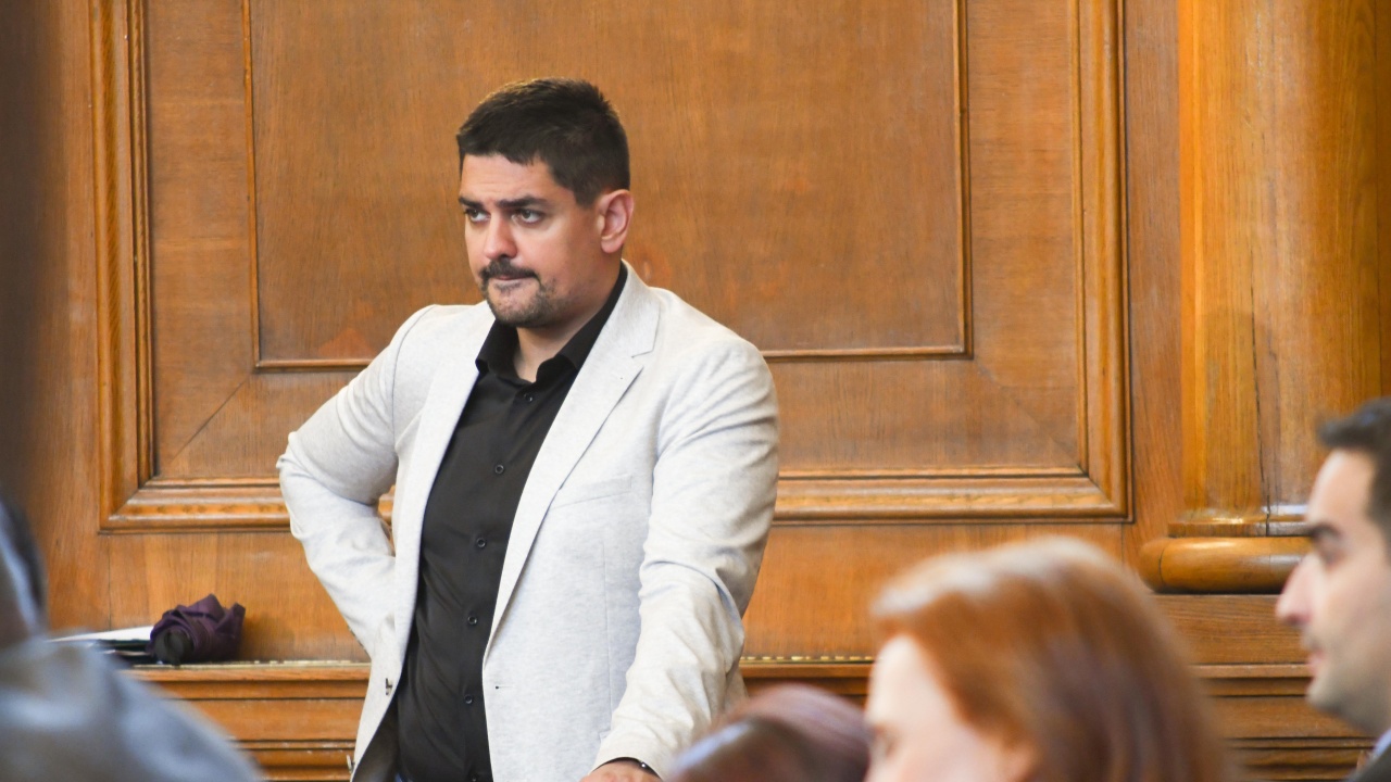 Тръгва делото за опит за принуда срещу народния представител Радостин Василев