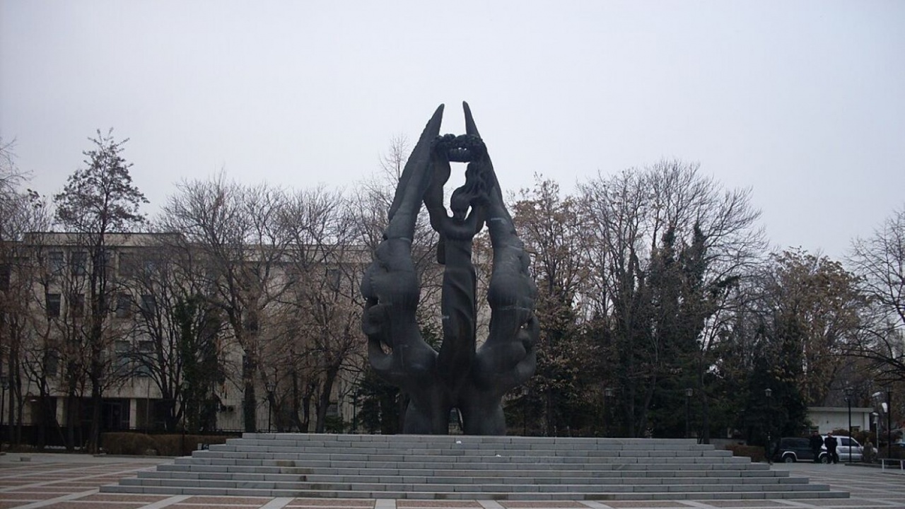 Измиха паметника на Съединението в Пловдив