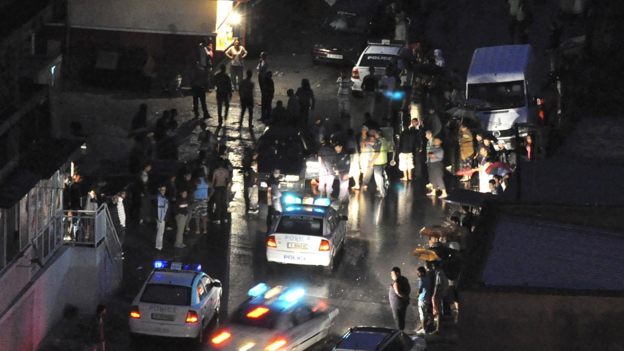 Над 100 души се биха с колове в Ботевград заради пиян джигит