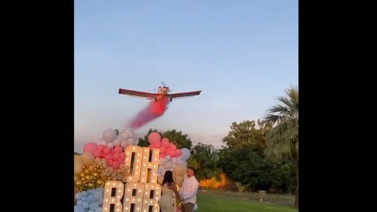 Самолет се разби по време на бебешко парти
