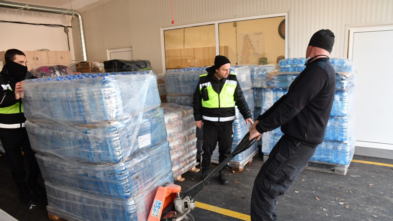 БЧК предоставя 800 семейни хранителни пакети и продукти от първа необходимост на пострадалите при наводненията в община Царево