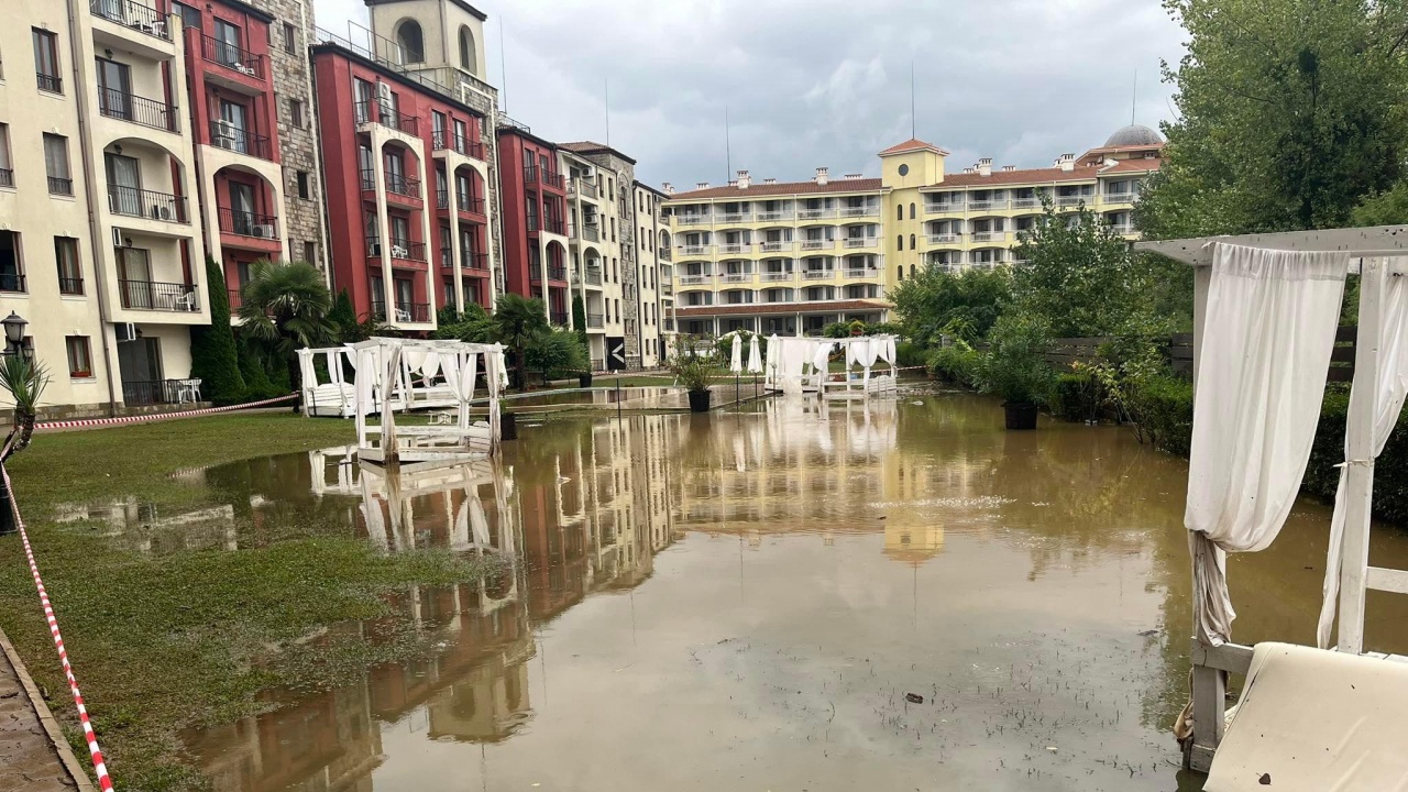 Александър Джартов: Над 130 души са били евакуирани от наводнените райони