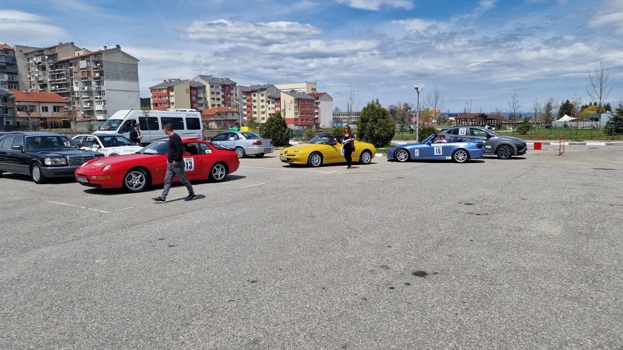 Автомобилно състезание ограничава движението в участъка Златни пясъци – Варна през уикенда