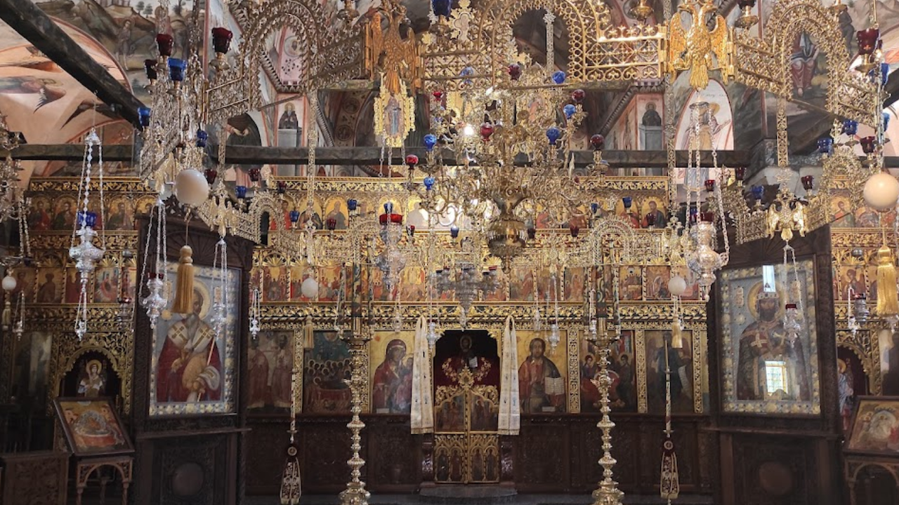 Частица от Светия Кръст Господен, съхранявана в Бачковския манастир, ще бъде посрещната в Кюстендил