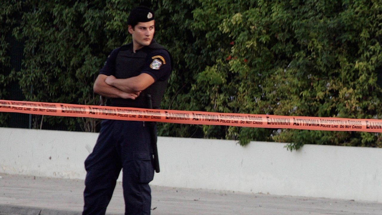 20 куршума са открити на мястото на шесторното убийство в Атина
