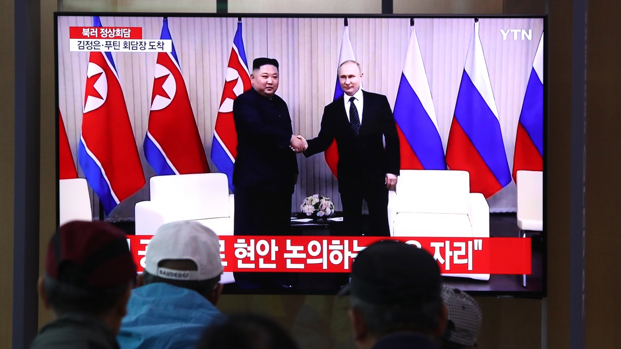 Ким Чен-ун във Владивосток получи като подарък бронирана жилетка и безпилотни самолети