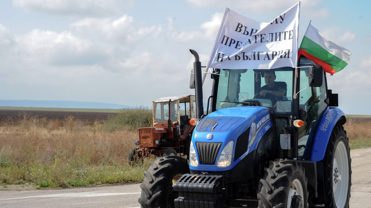 Протести: Синдикатите ще шестват на жълтите павета, 600 трактори влизат в София