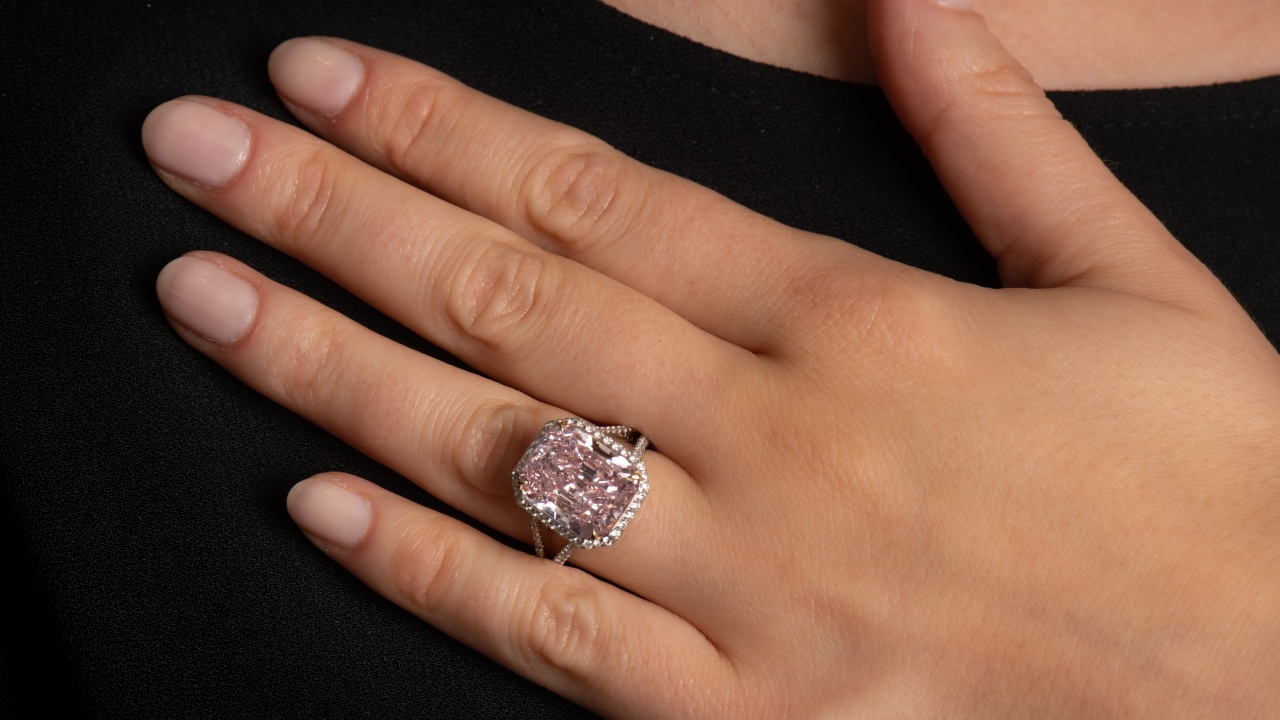 Защо розовите диаманти са толкова редки