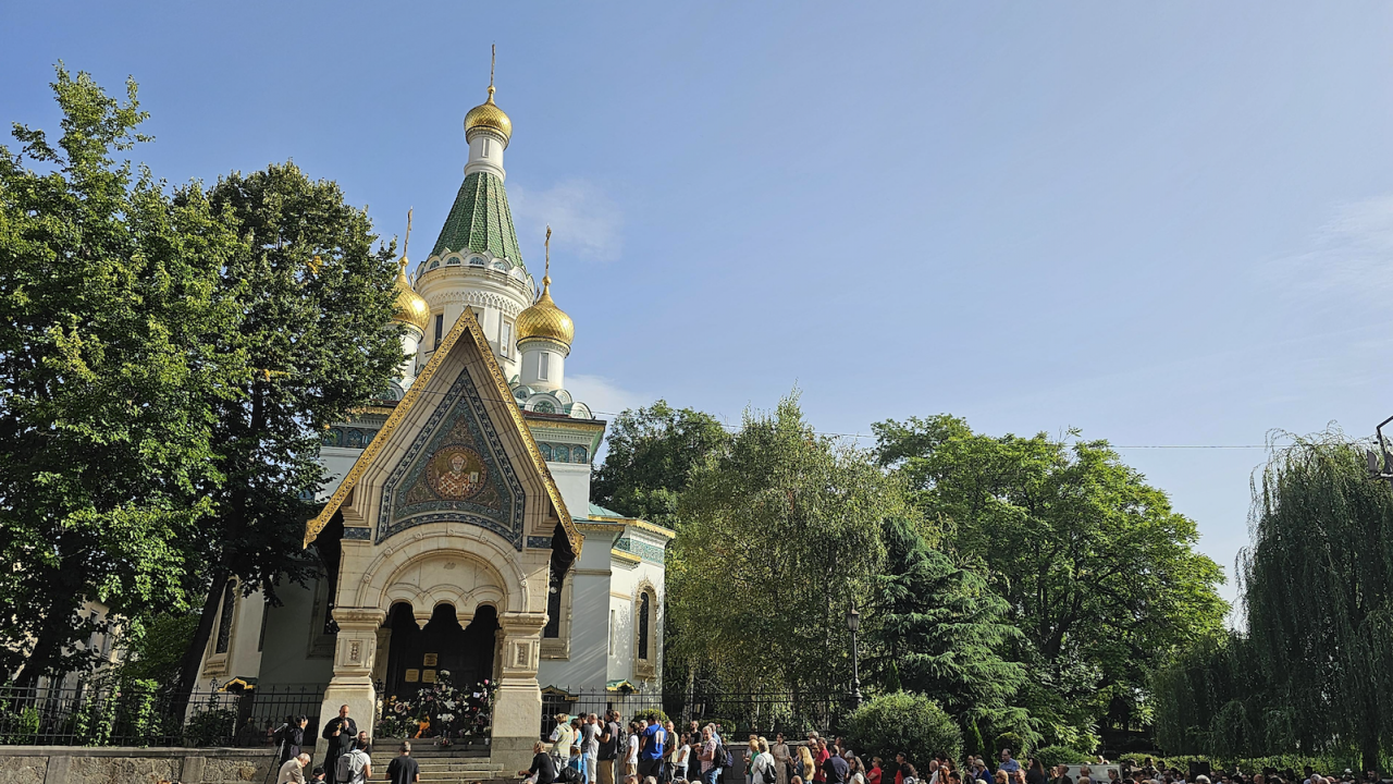 Държавата е готова да съдейства за възстановяване на богослуженията в Руската църква