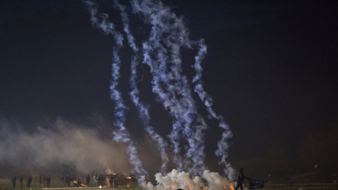 Ливански и израелски военнослужещи се обстрелваха с димни гранати