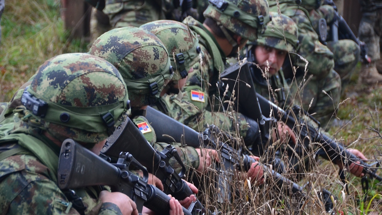 Косово за струпването на сръбски войници на границата ѝ: Имаме лошо предчувствие