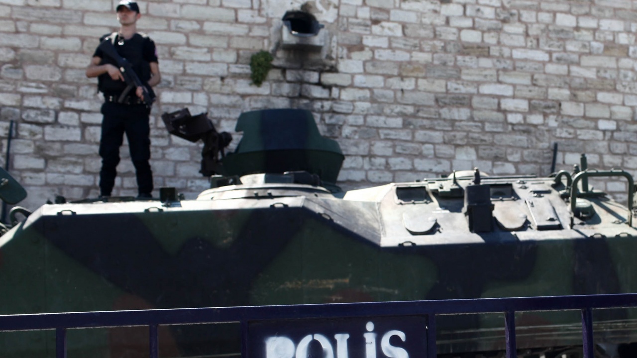 Засилени са мерките за сигурност и днес в Анкара