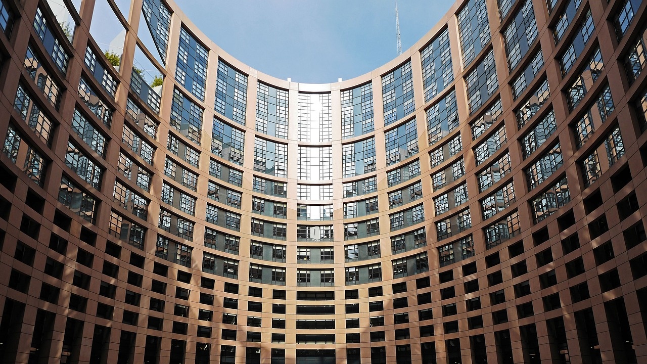 Брюксел официално стартира търговско разследване срещу китайските електромобили