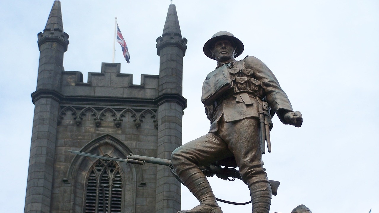 Великобритания се отказа да премахва спорни паметници