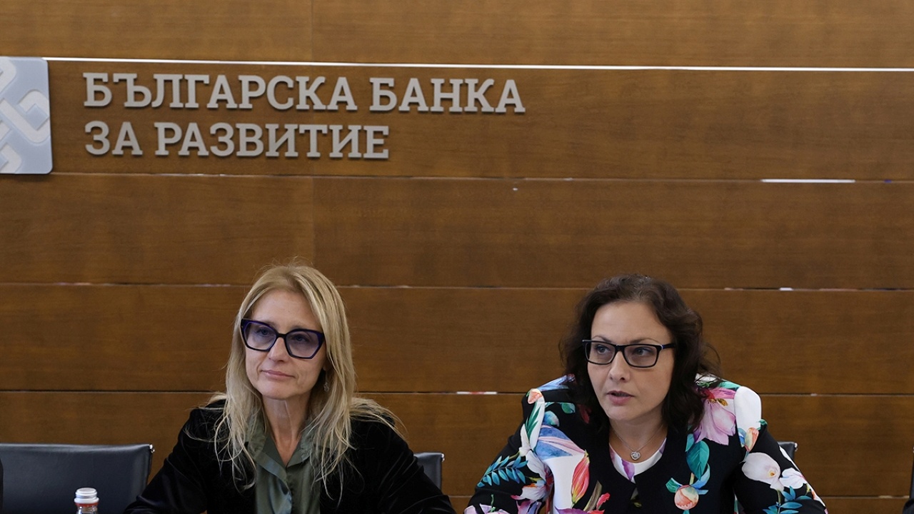 Министър Стойчева: България има нужда от истинска насърчителна банка