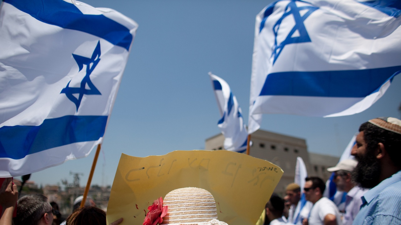Протестиращи в Тел Авив искат оставката на Нетаняху
