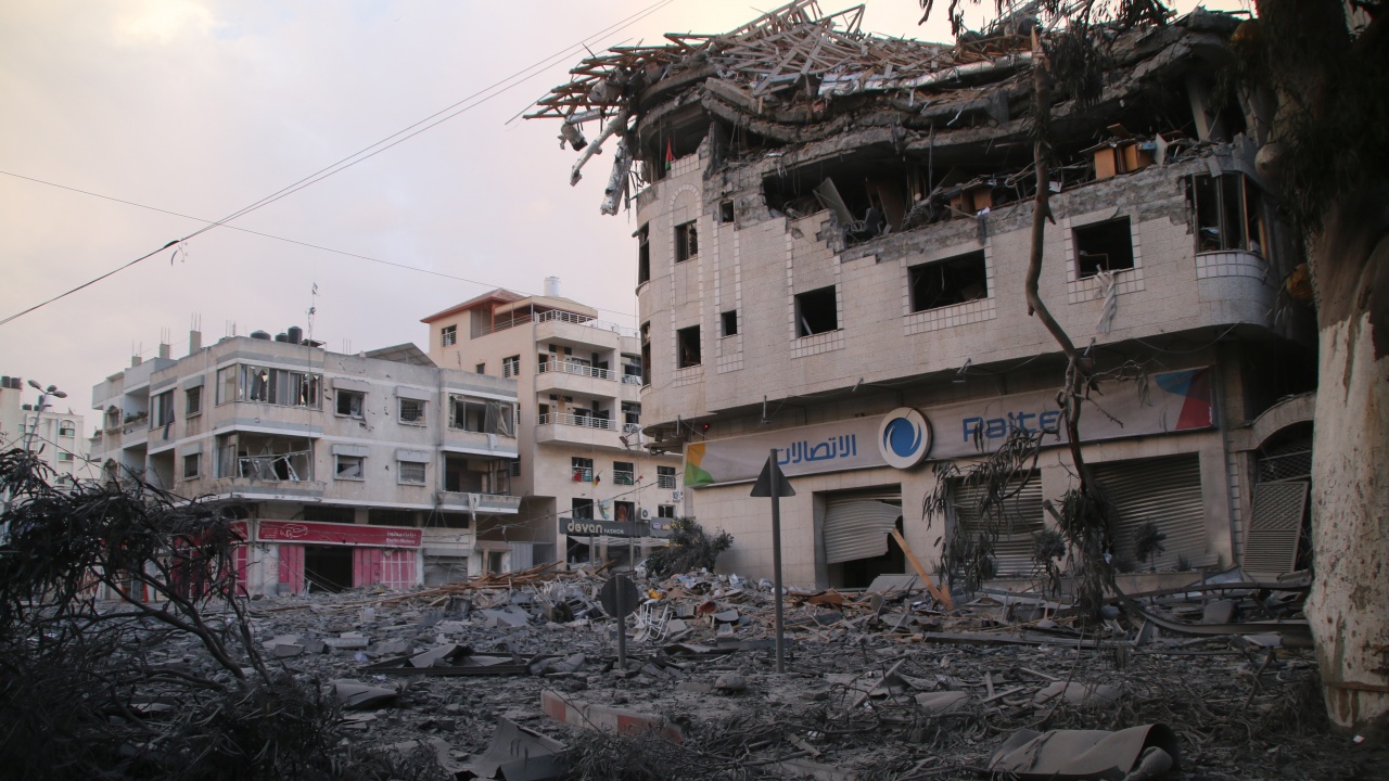 Палестинците съобщиха за масиран обстрел на Южна Газа, където им беше наредено да се евакуират