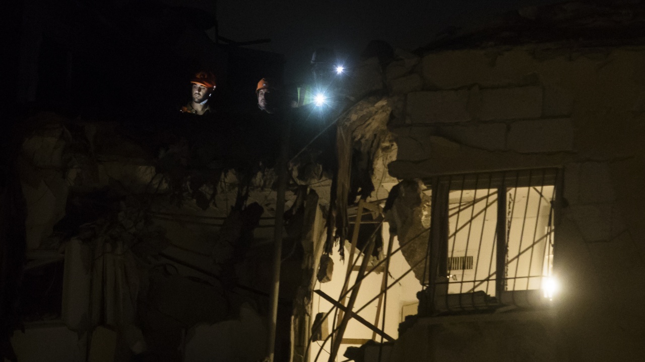 Вижте болницата в Газа минути след ракетния удар, отнел стотици животи