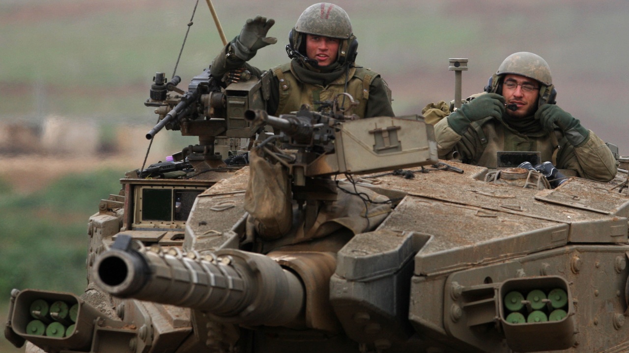 По погрешка: Израелски танк порази пост на египетската армия