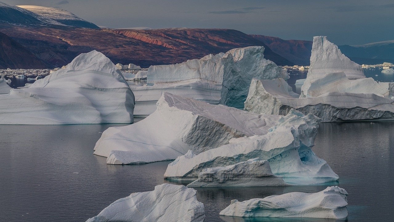 Учени: Човечеството няма да може да спре срива на ледниците в Западна Антарктика