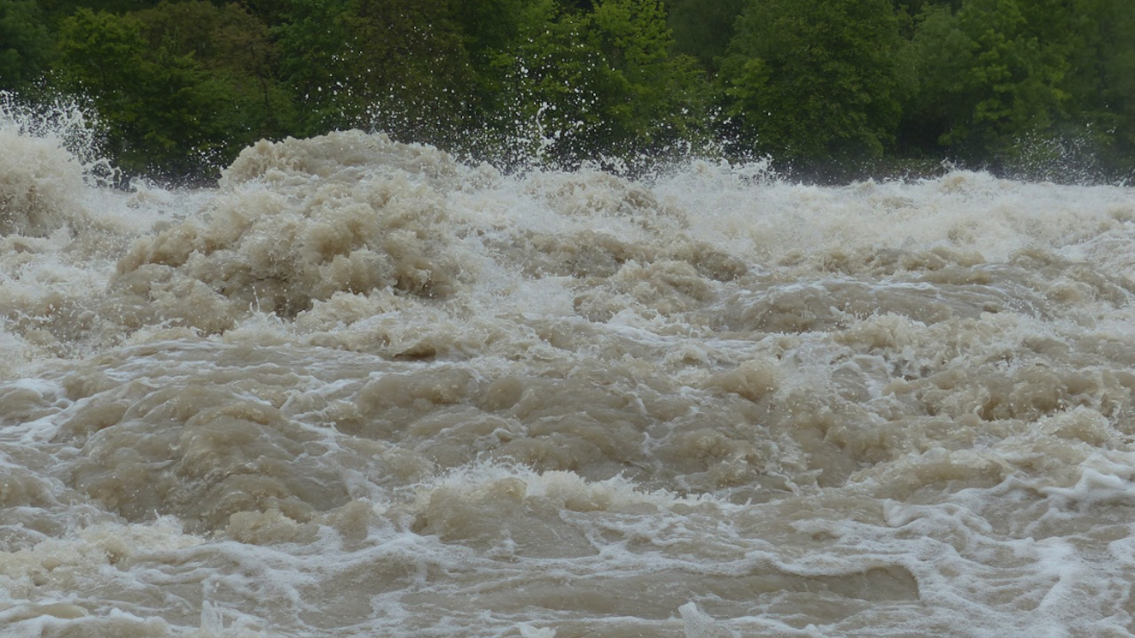 МОСВ: Има опасност от сериозни наводнения, нивата на реките ще се повишат
