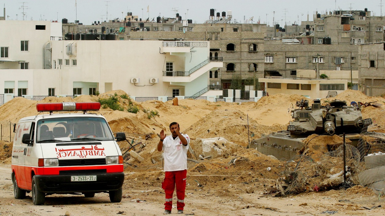 Израел удари линейка близо до болница в Газа, ръководителят на СЗО е шокиран