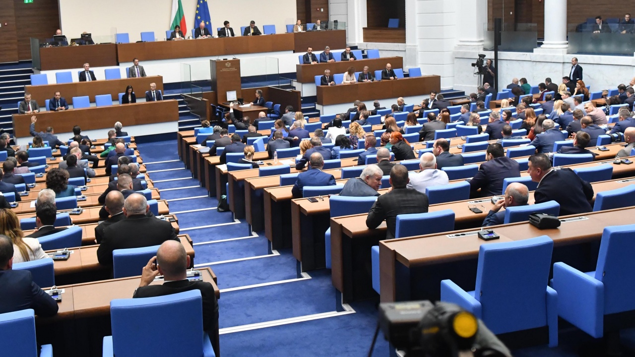 Депутатите ще обсъдят в петък ветото на президента върху промени в Закона за енергетиката