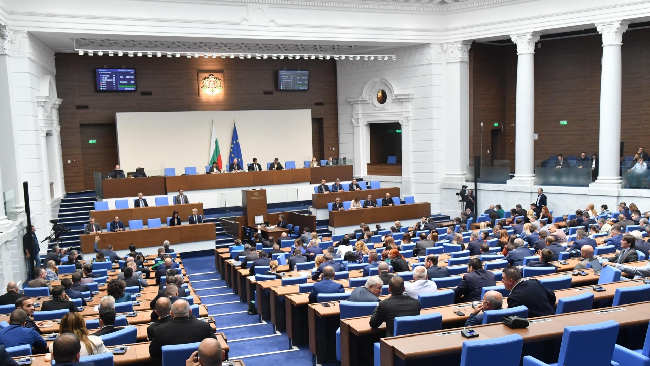 Депутатите се събират на първо заседание след изборите
