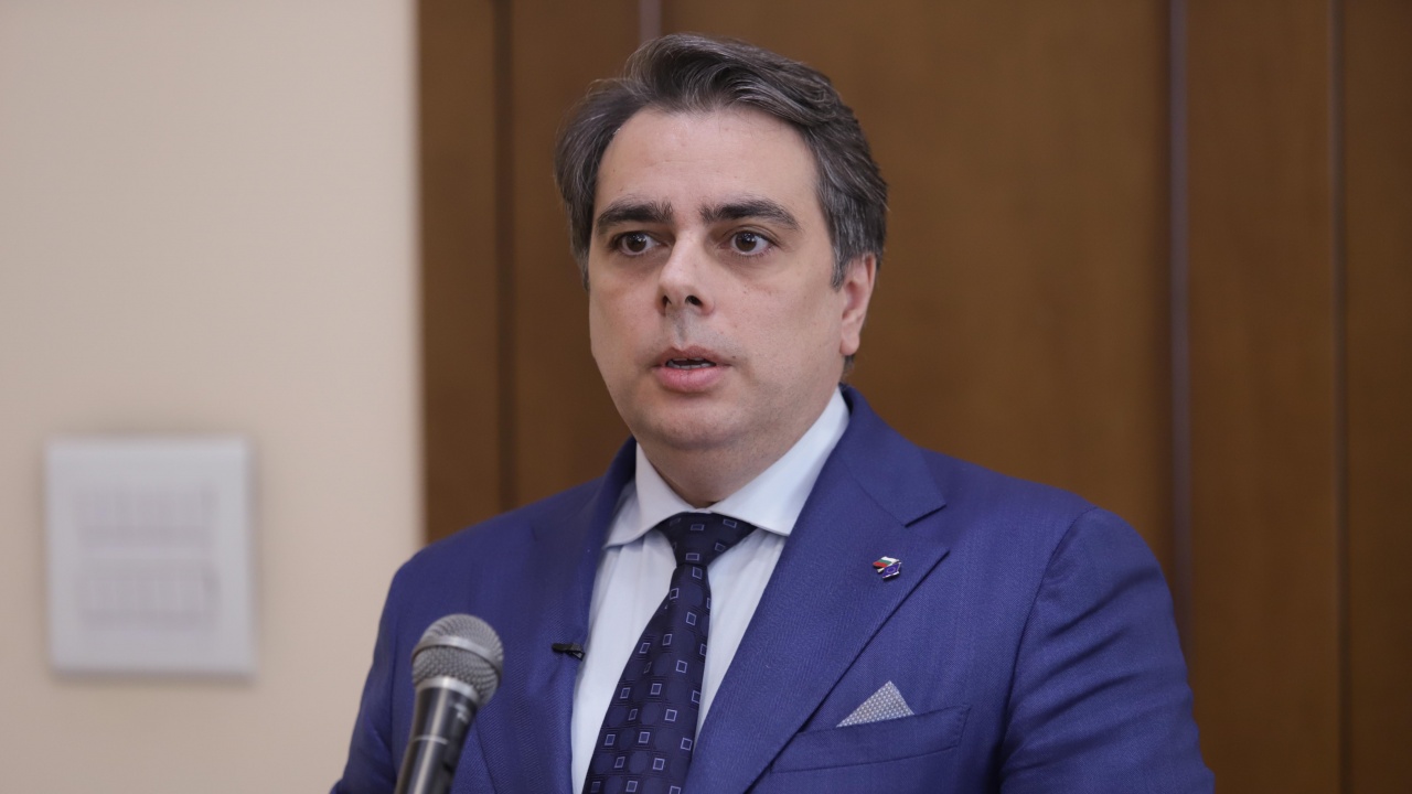 Министър Асен Василев получи уверение в подкрепата на ЕК и ЕЦБ за приемане на България в еврозоната