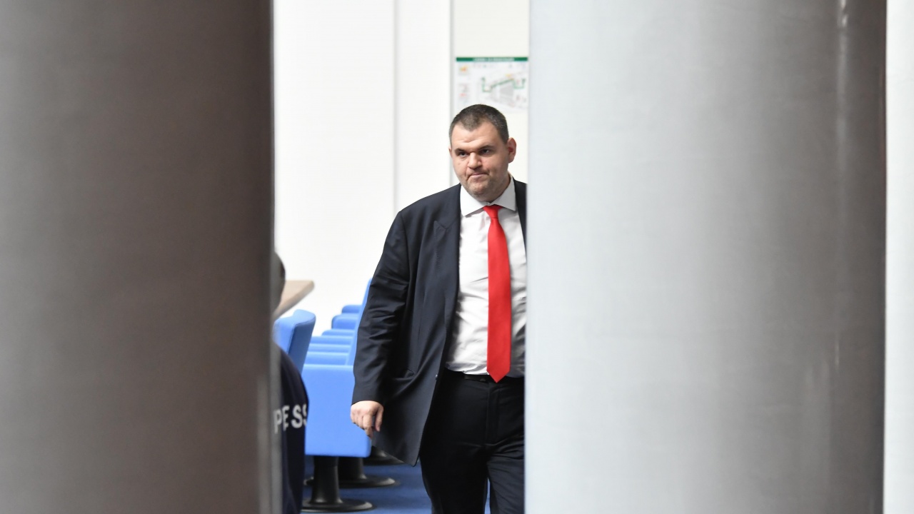 Политическият анализатор Емил Соколов: Пеевски играе брилянтна игра