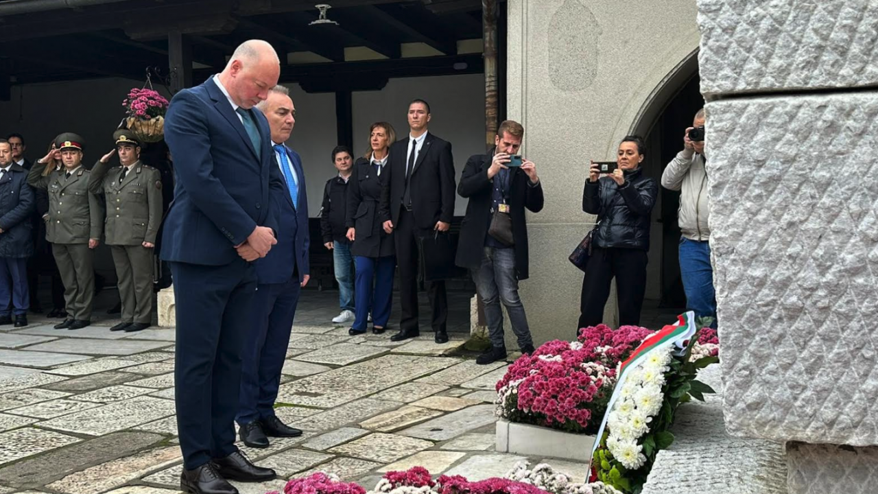 С полагане на венец пред саркофага на Гоце Делчев в Скопие започна работното посещение на Росен Желязков в Македония