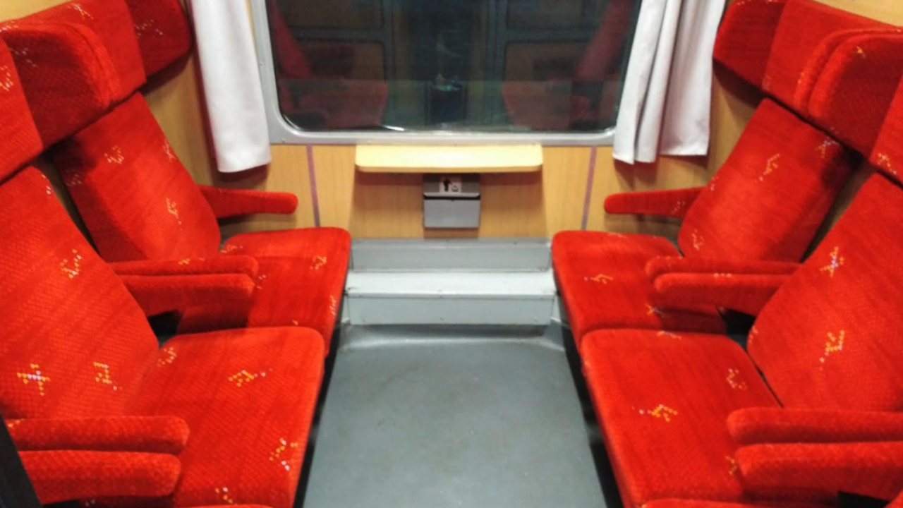 20 вагона с нови тапицирани седалки ще пътуват във влаковете на БДЖ