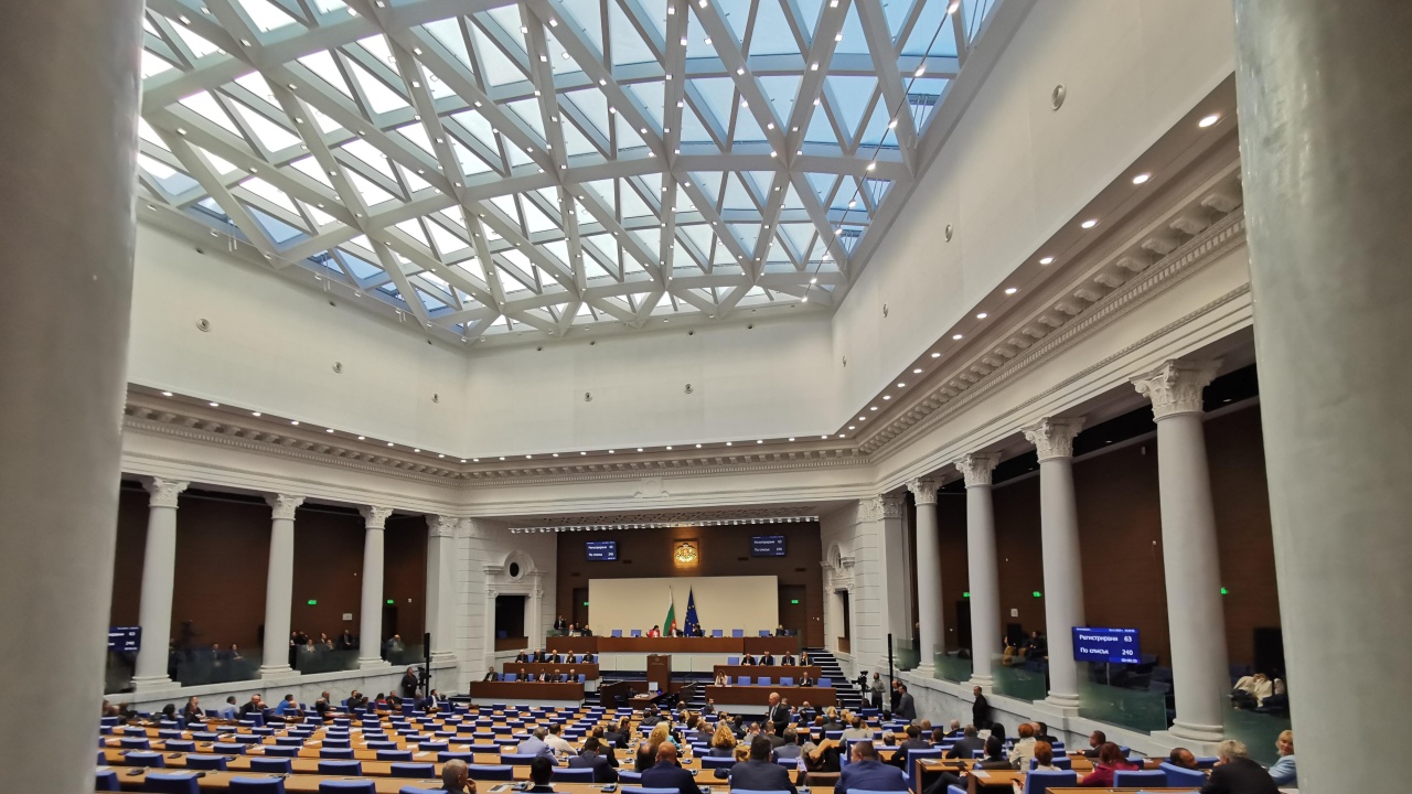 Депутатите и днес не успяха да гласуват втория вот на недоверие към кабинета "Денков"