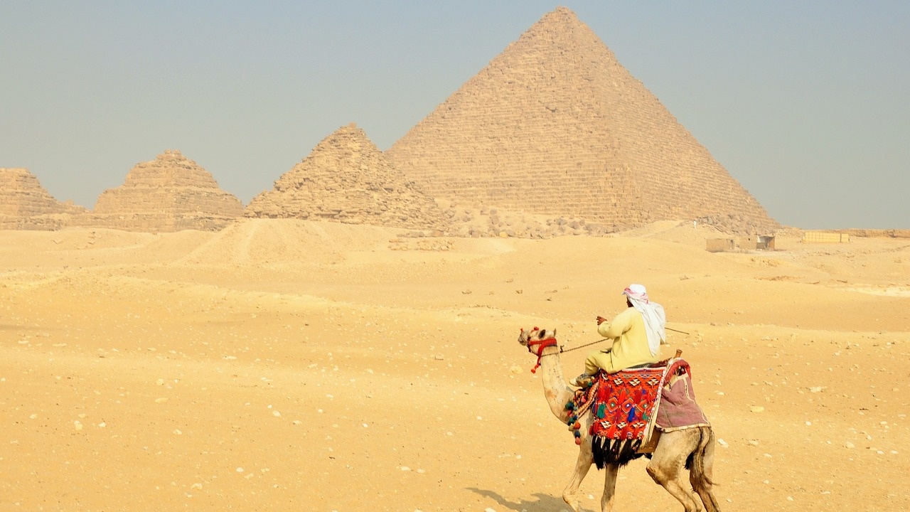 Египет очаква с 15 процента повече приходи от туризъм тази година