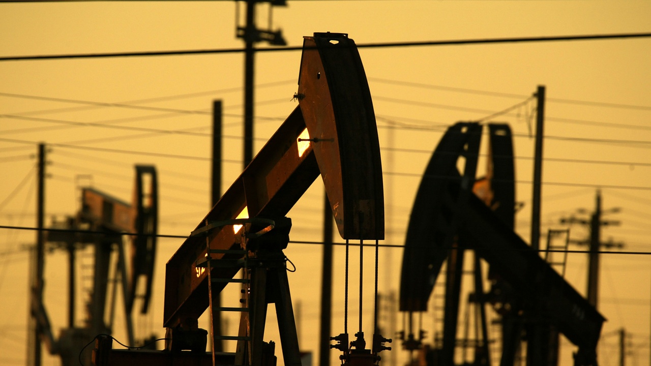 Петролът на ОПЕК падна до 81 долара за барел