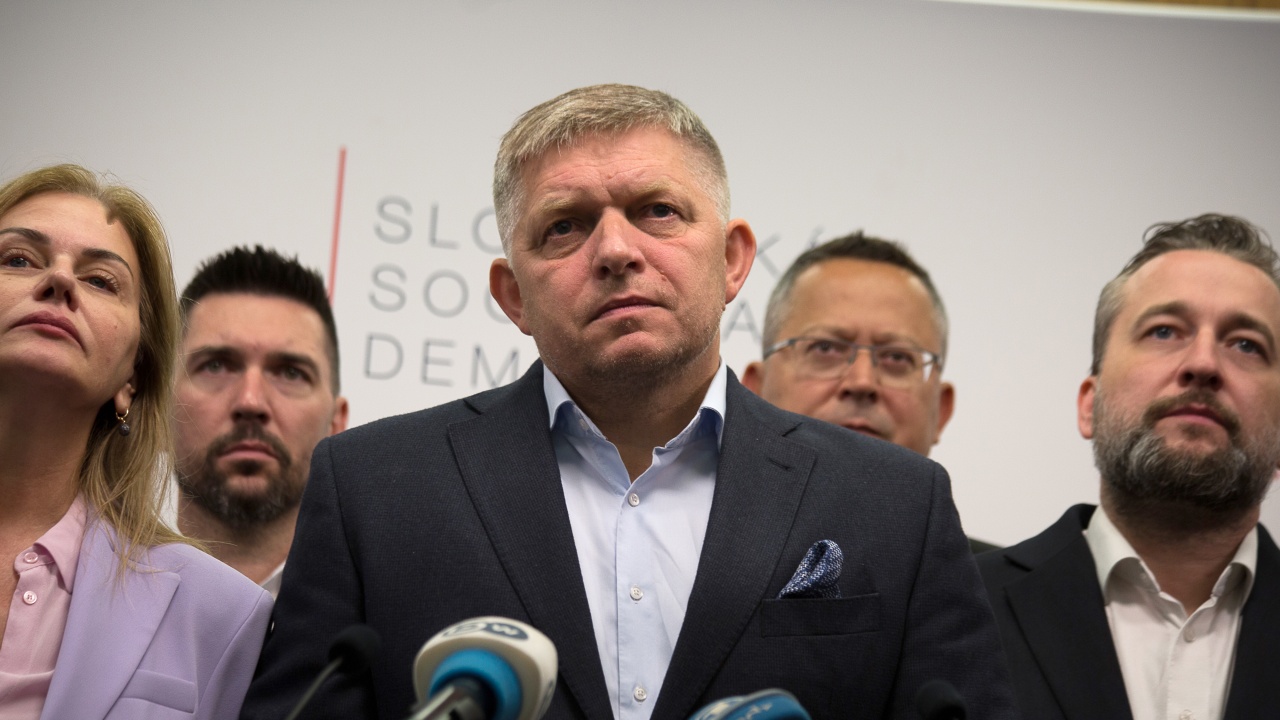 Новото правителство на Словакия на популиста Роберт Фицо спечели задължителния вот на доверие