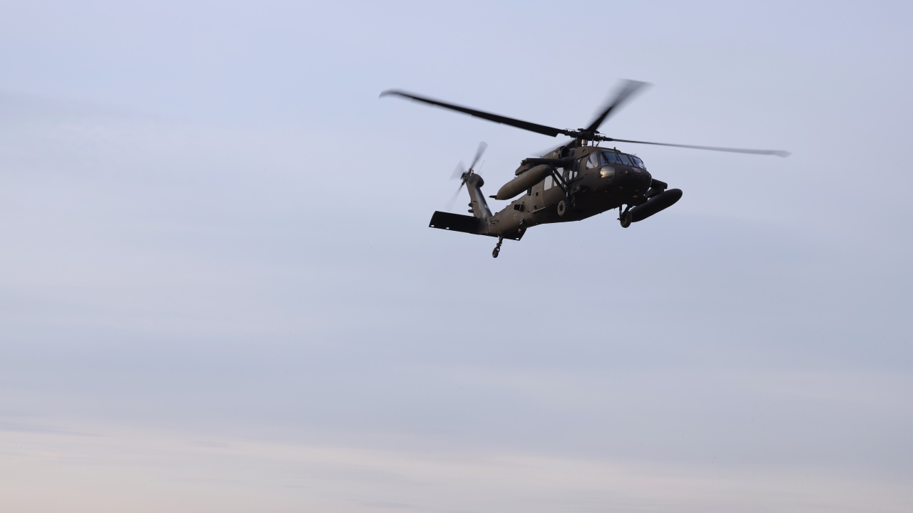 Чешка кампания събира дарения за хеликоптер "Блек хоук" за Украйна