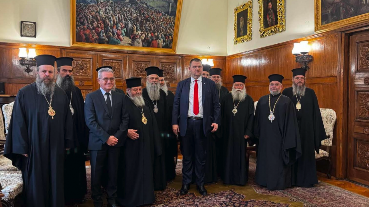 Делян Пеевски се срещна с митрополитите от Светия Синод на БПЦ