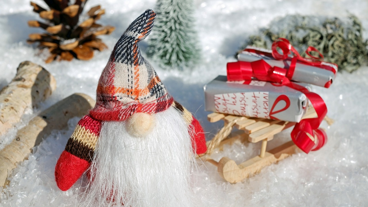 Дядо Коледа пристига с колата на Джеймс Бонд в Димитровград