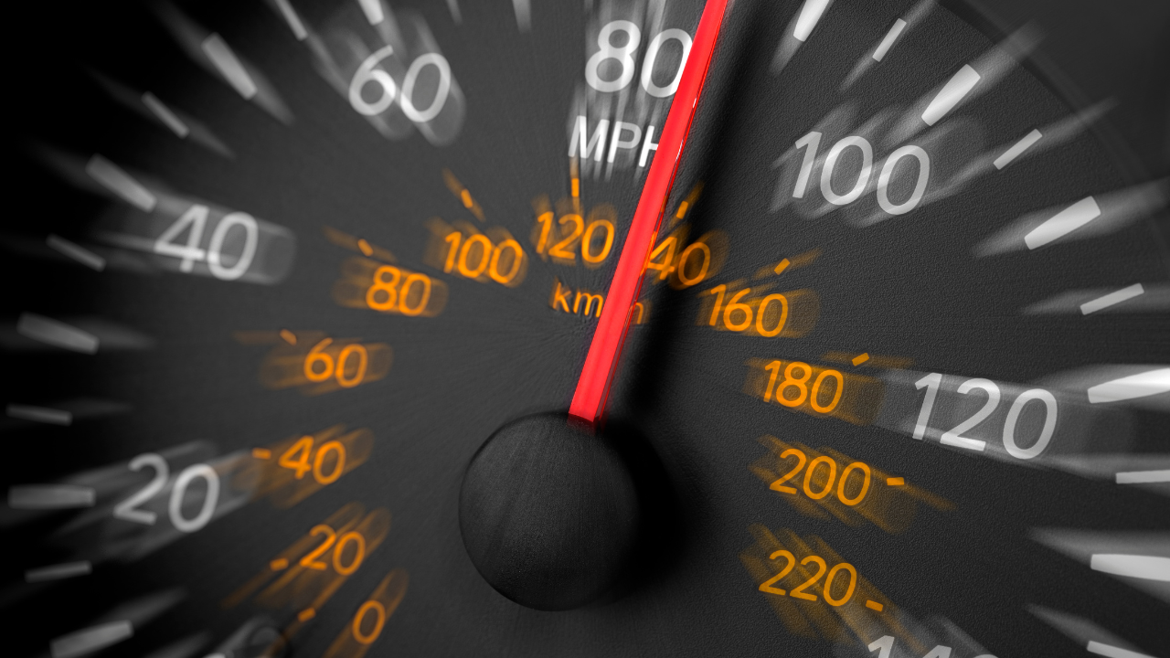Автоинструктор: Трябва да се направи корекция в закона за понятието „средна скорост”