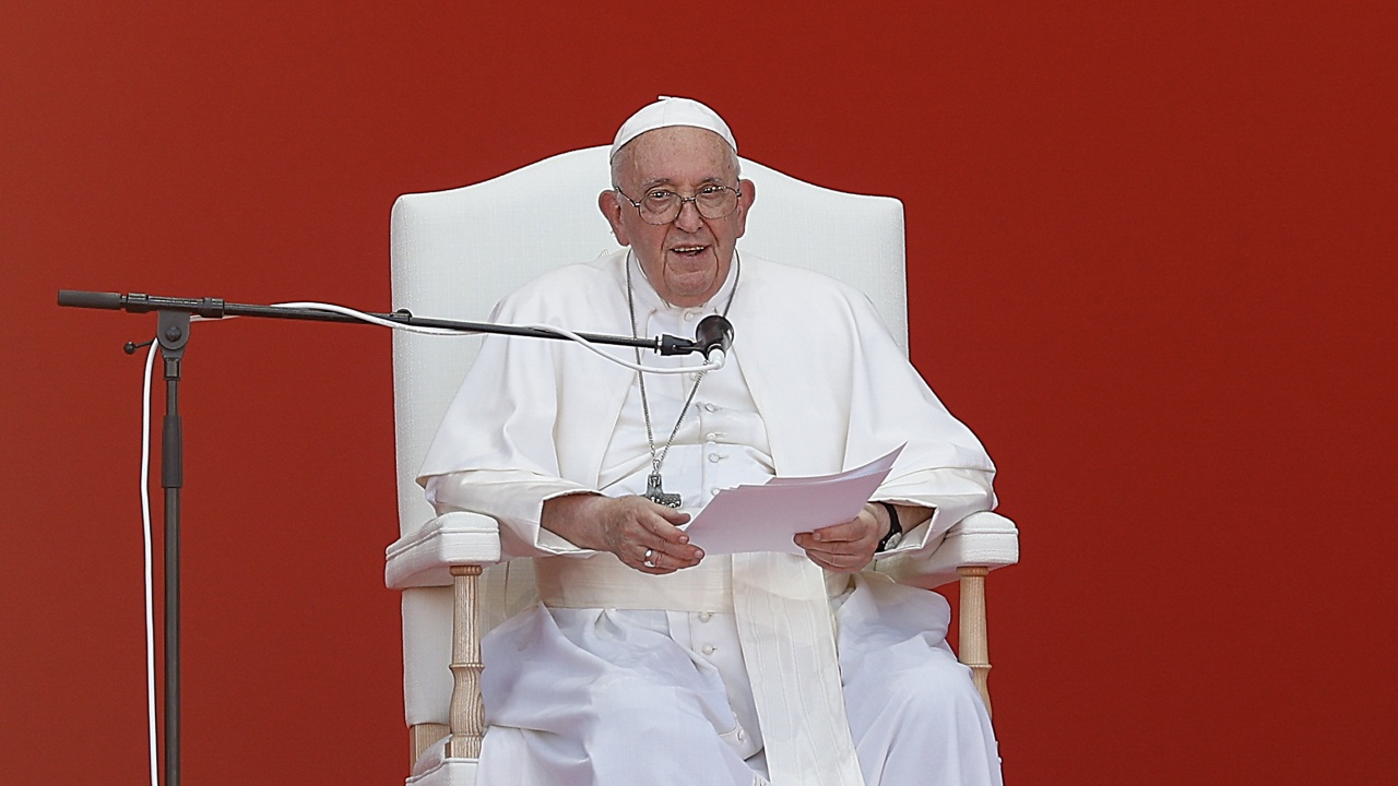 Папата обяви, че все още не се чувства добре, но проведе обща аудиенция